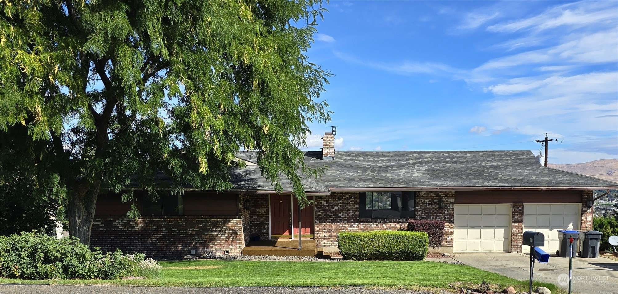 Selah, WA 98242,807 Riverview AVE