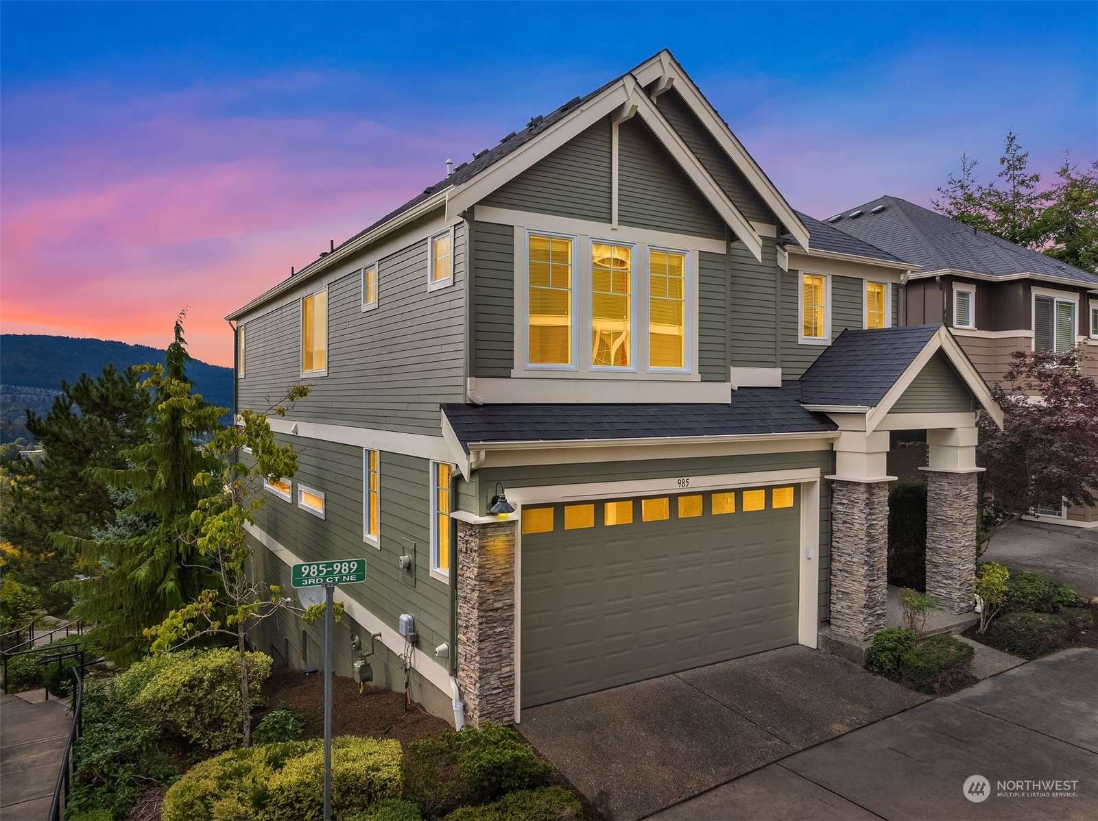 Issaquah, WA 98029,985 3rd CT NE