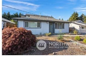 Renton, WA 98056,3306 NE 7th PL