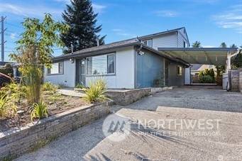 Renton, WA 98056,3306 NE 7th PL