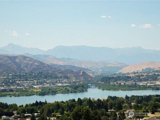 East Wenatchee, WA 98802,474 Lower Daniels DR