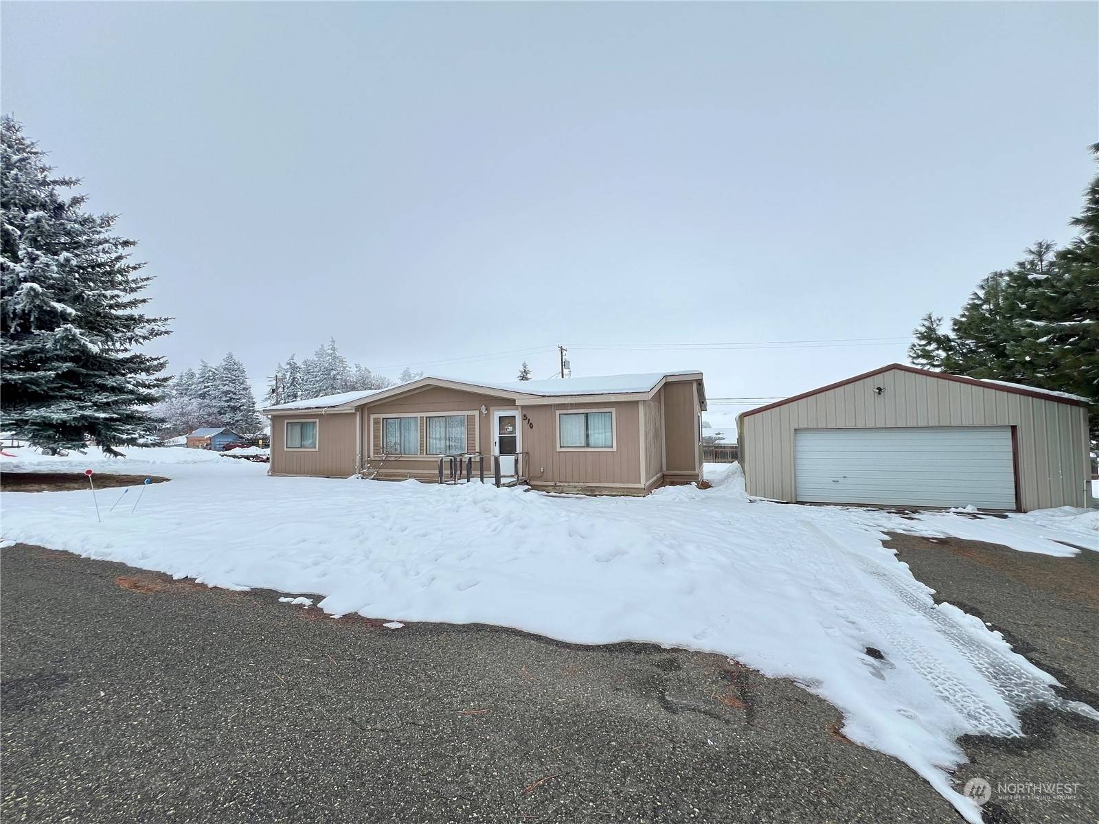 Waterville, WA 98858,510 W Poplar St