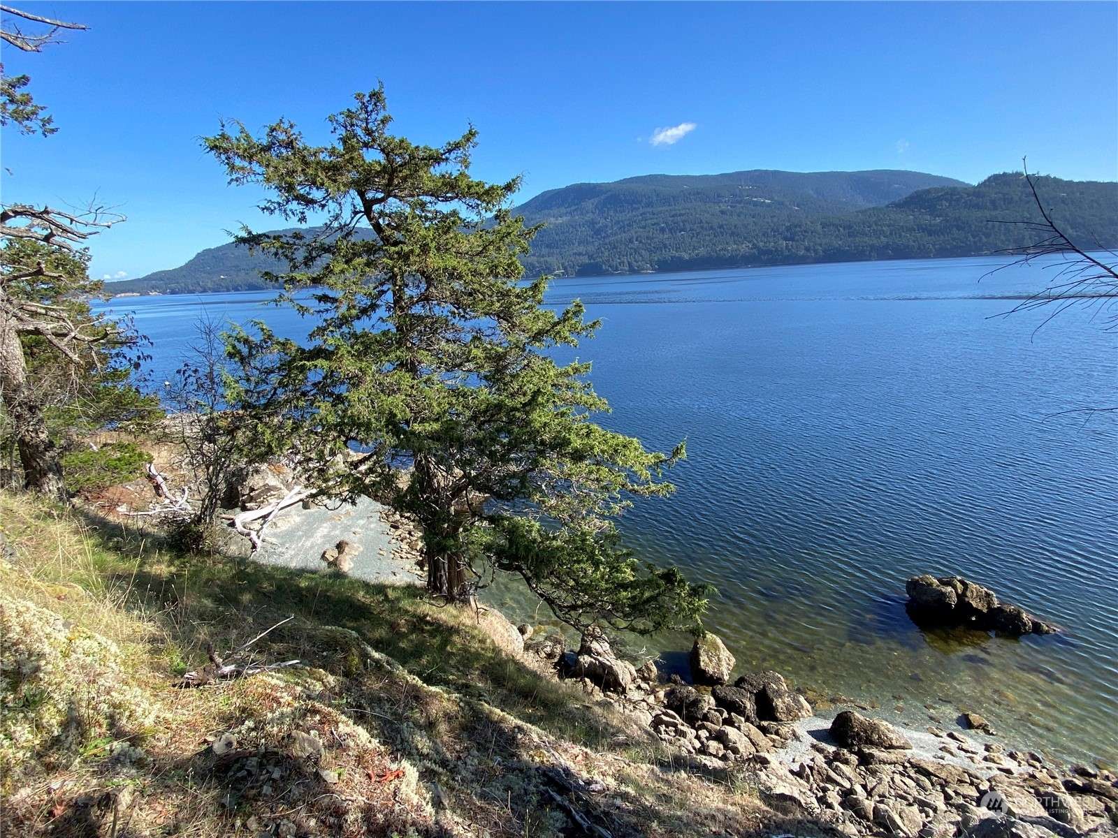 Orcas Island, WA 98245,553 Eastsound Shores Rd