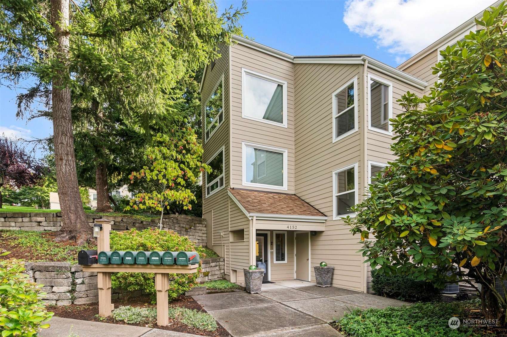 Issaquah, WA 98029,4152 Providence Point Dr SE #207