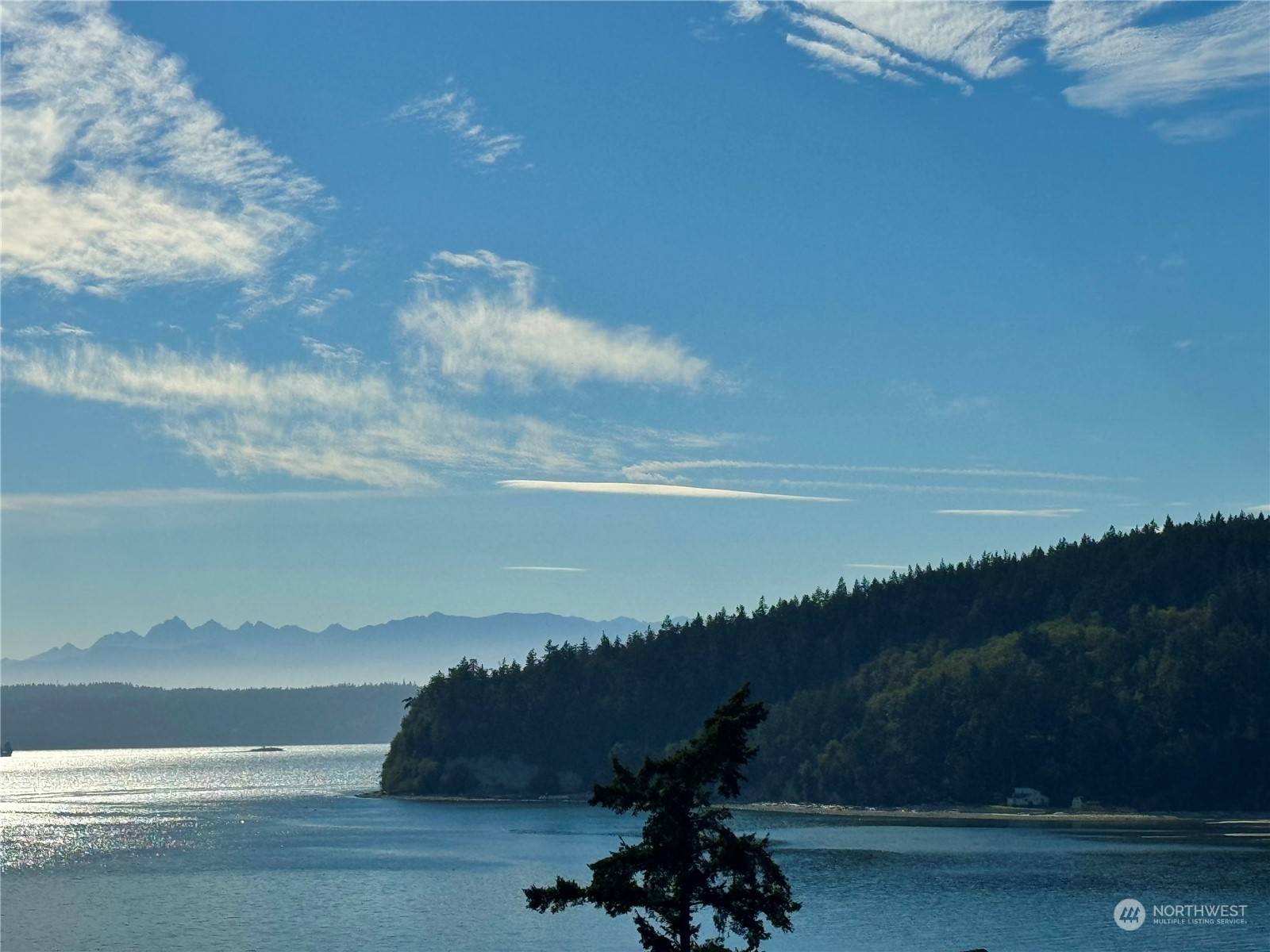 Camano Island, WA 98282,2195 Bay Vista LN