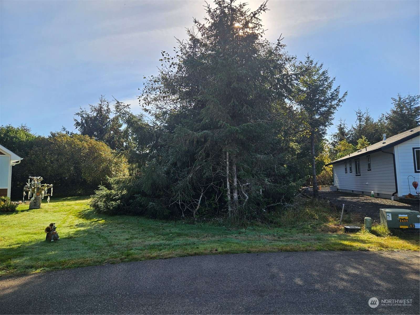 Ocean Shores, WA 98569,945 Salal CT SW