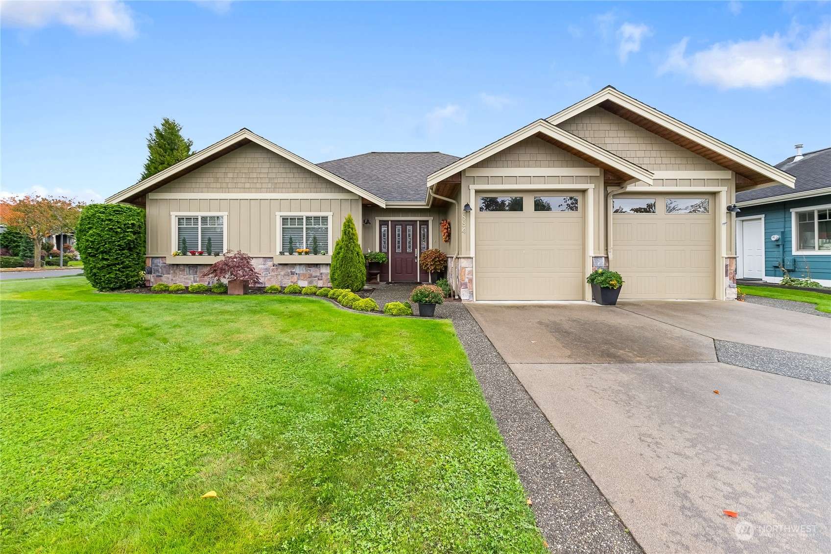 Lynden, WA 98264,884 Hemlock CT