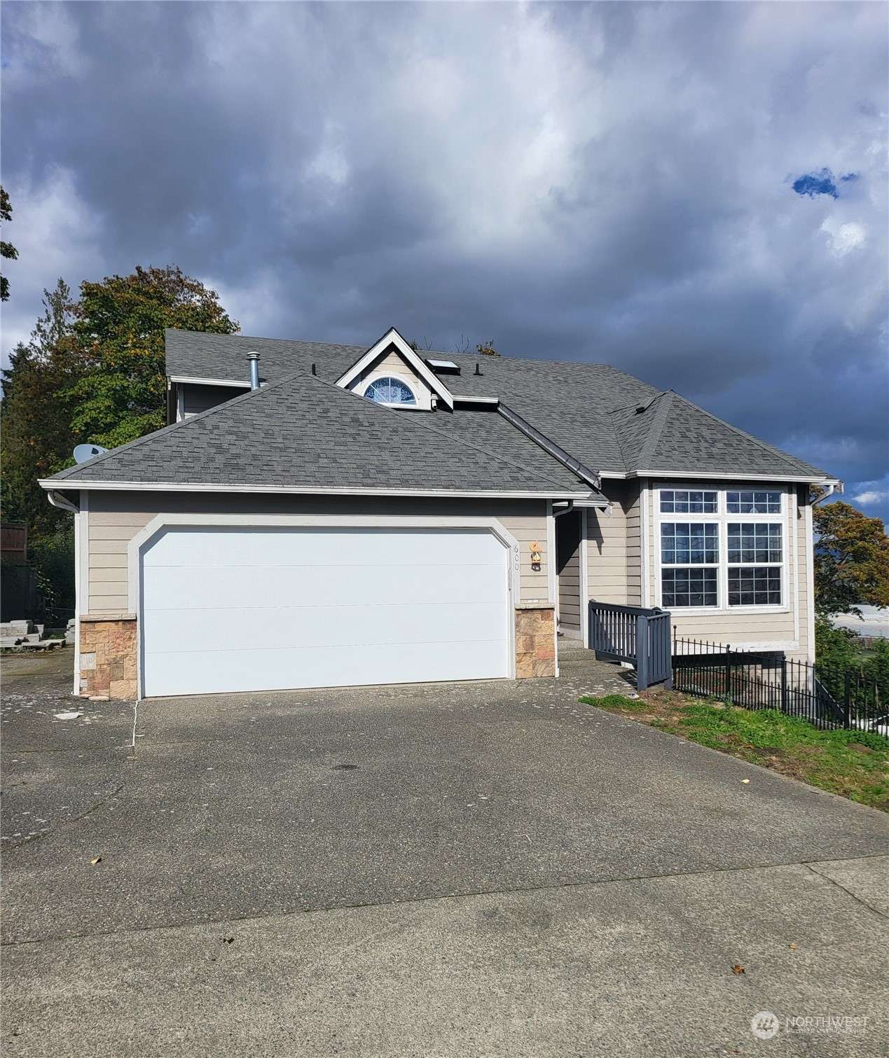 Renton, WA 98057,600 NW 3rd CT