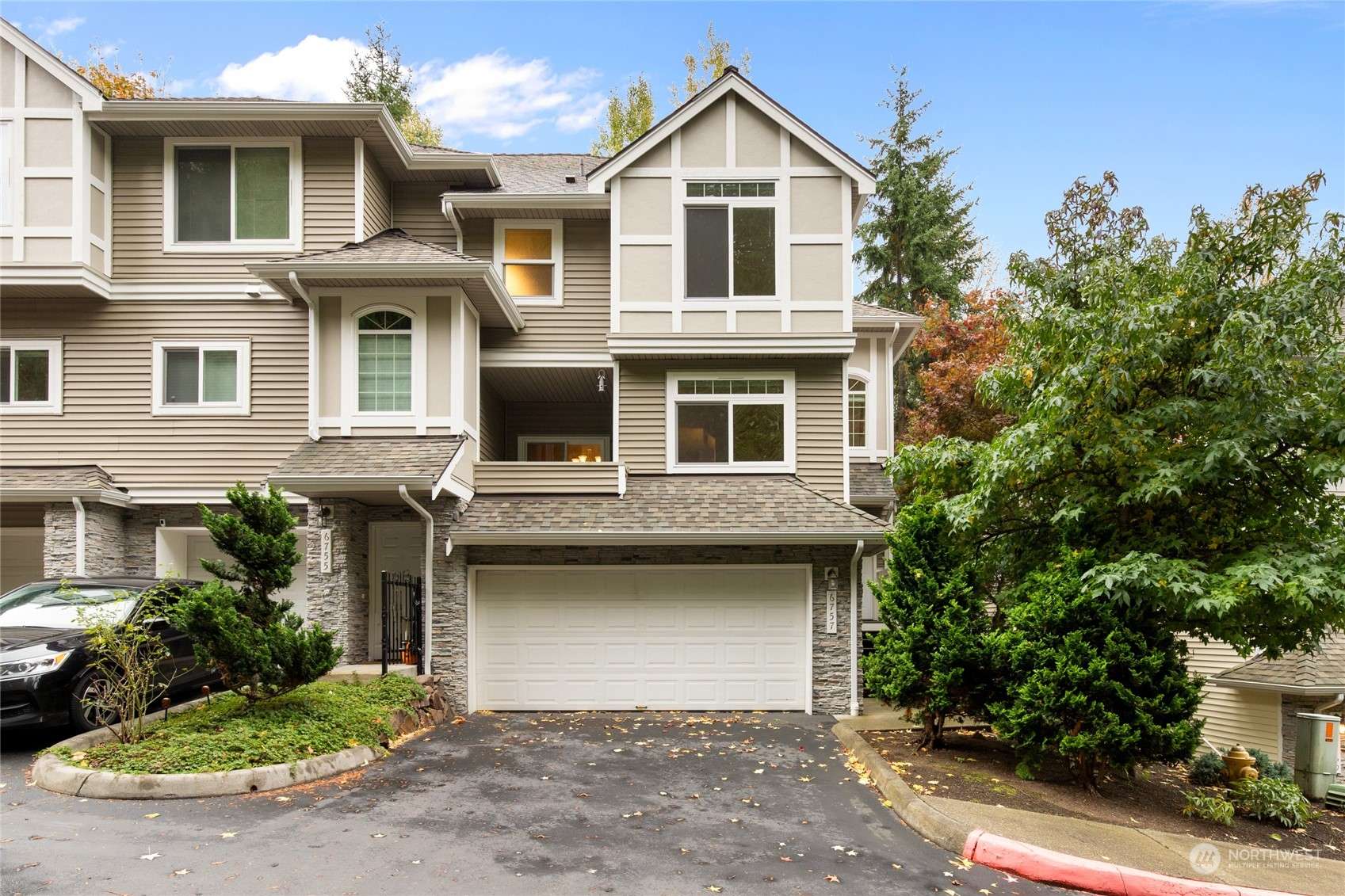 Bellevue, WA 98006,6757 SE Cougar Mountain WAY