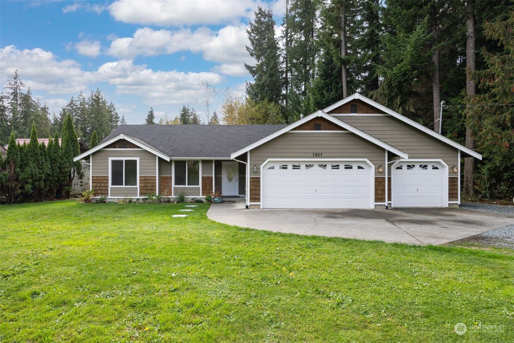 Maple Falls, WA 98266,7957 Oregon TRL