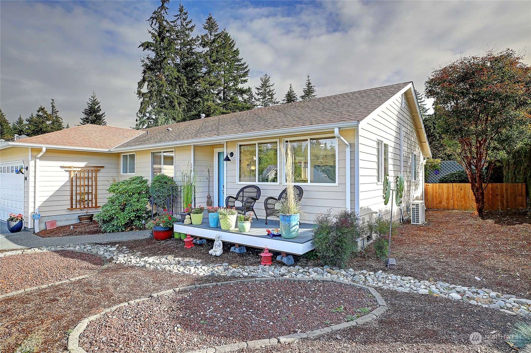 Camano Island, WA 98282,346 Heather DR