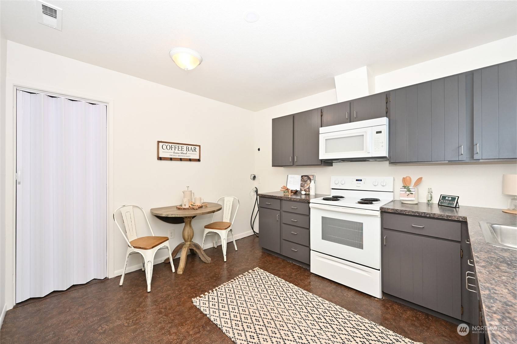 Bothell, WA 98011,9517 NE 180TH ST #B201