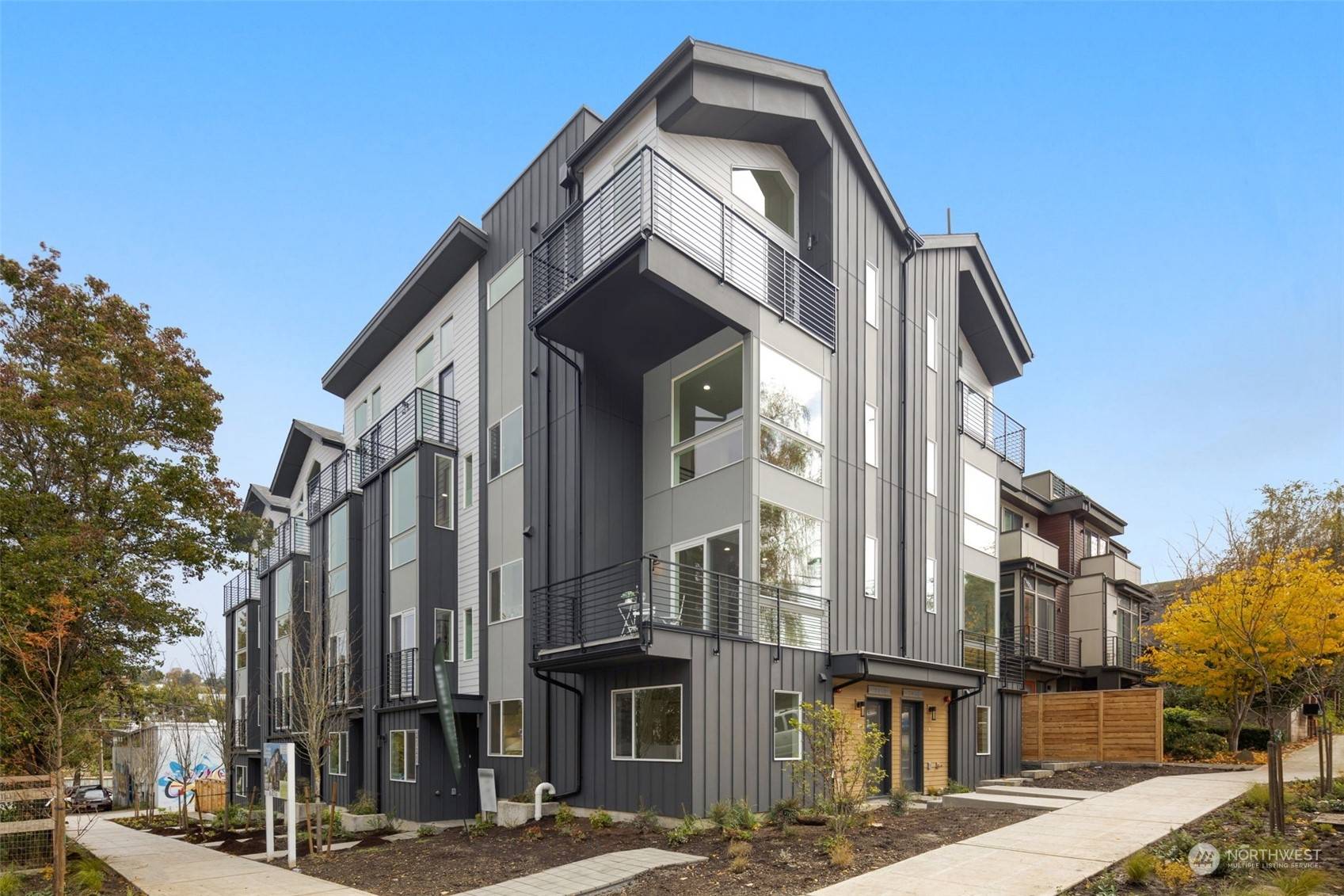 Seattle, WA 98199,2021 W Bertona