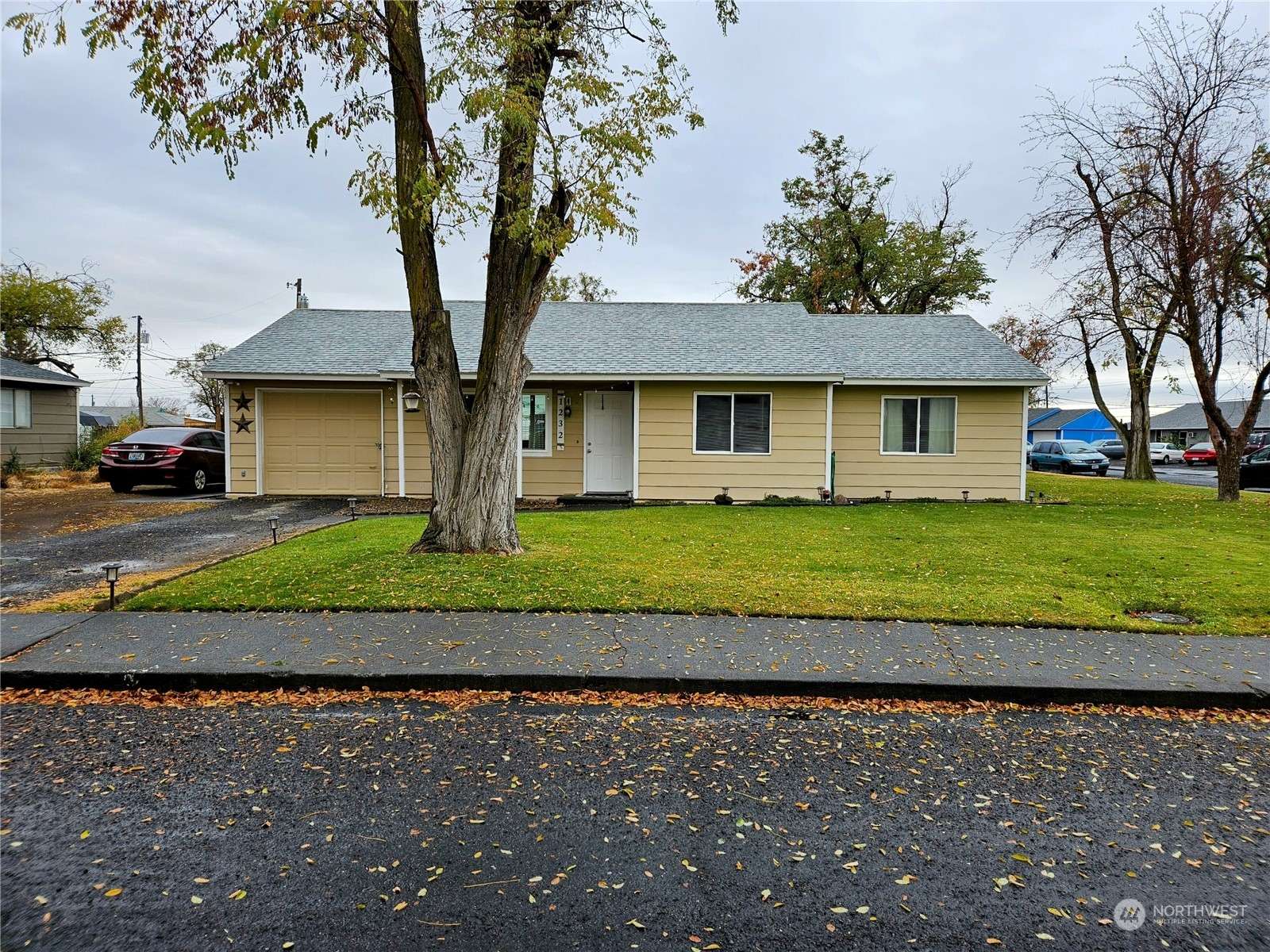 Moses Lake, WA 98837,1232 Arlington DR