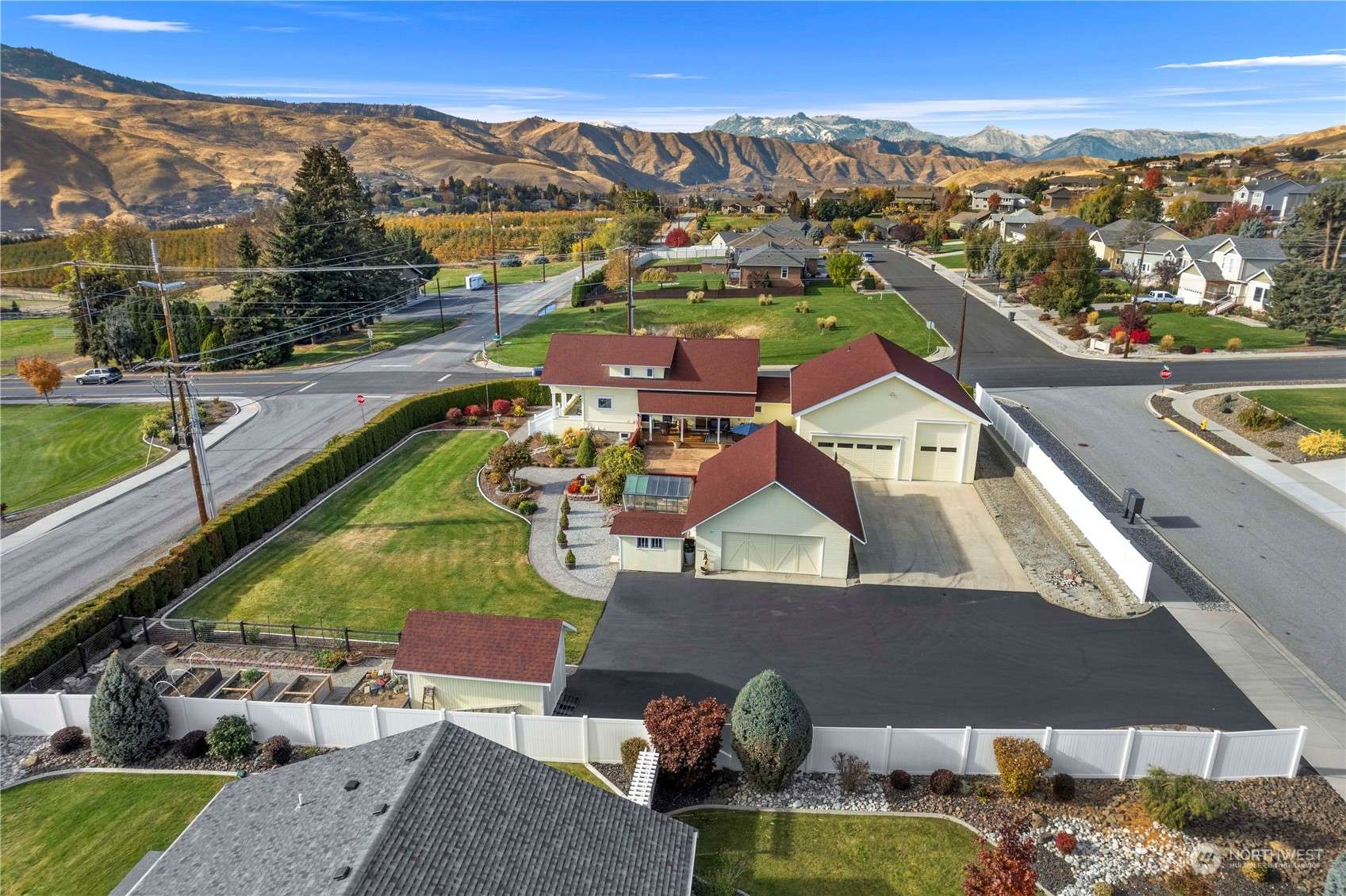 Wenatchee, WA 98801,800 Autumn Crest DR