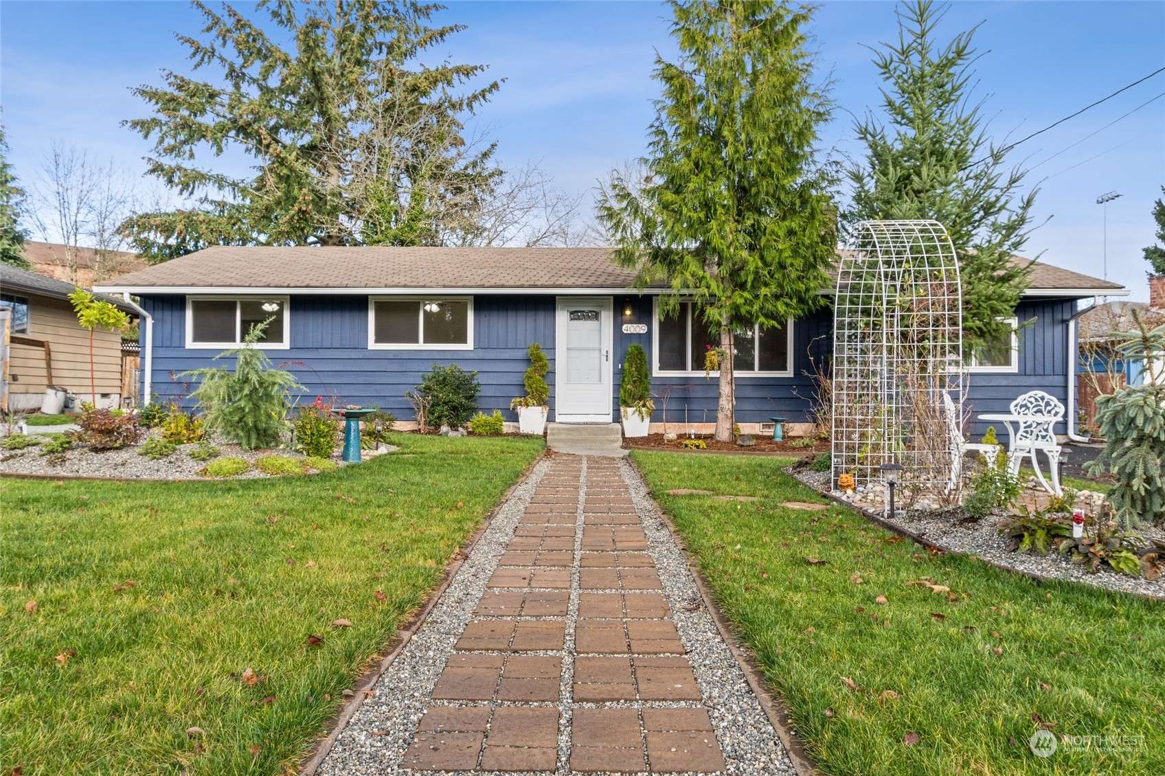 Mountlake Terrace, WA 98043,4009 219th ST SW