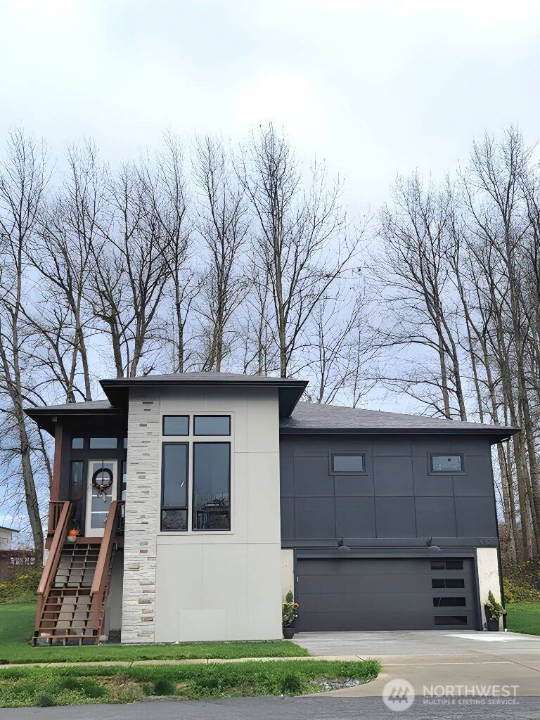 Sumas, WA 98295,682 Garfield ST