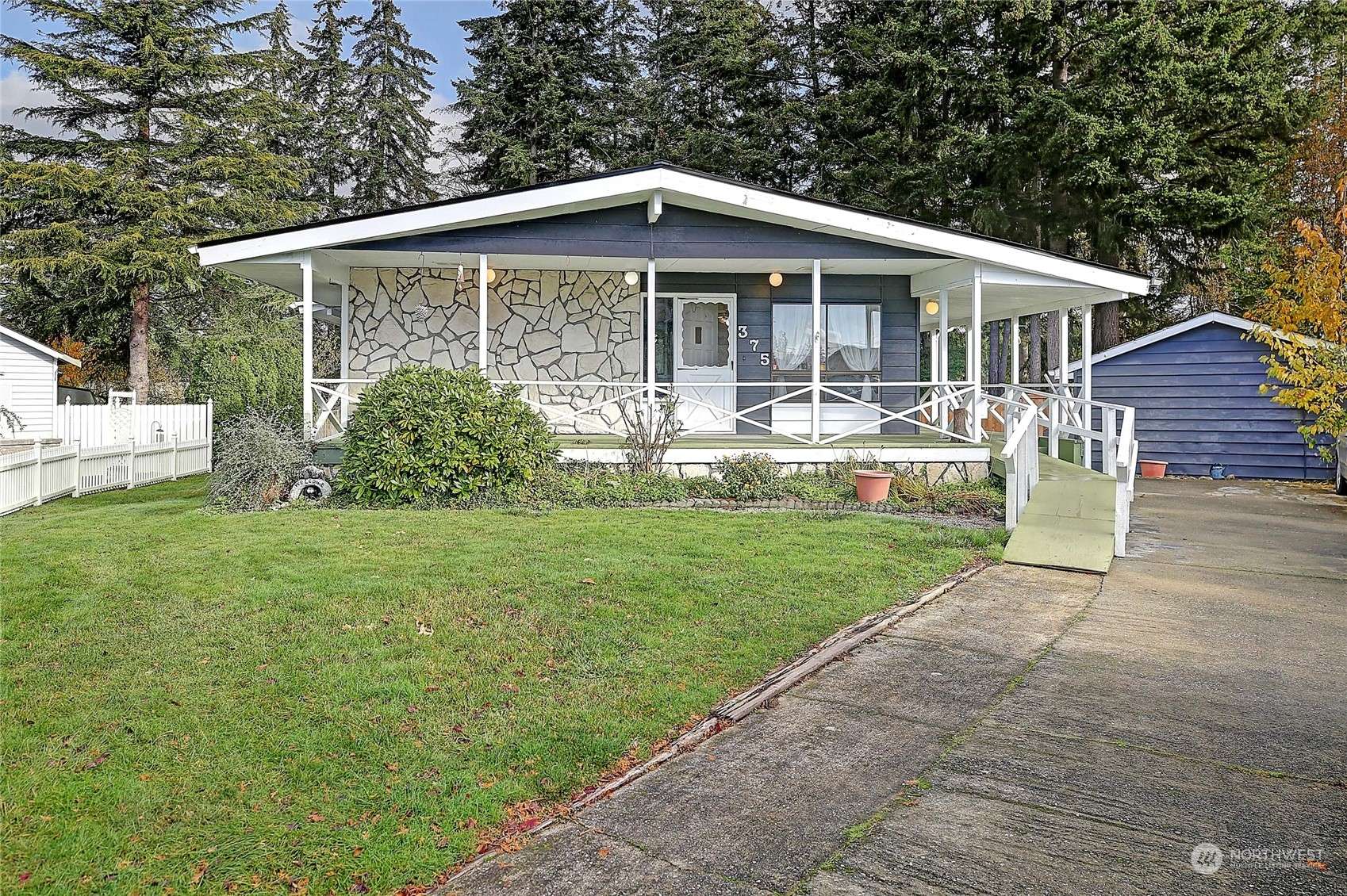 Camano Island, WA 98282,375 Piper WAY