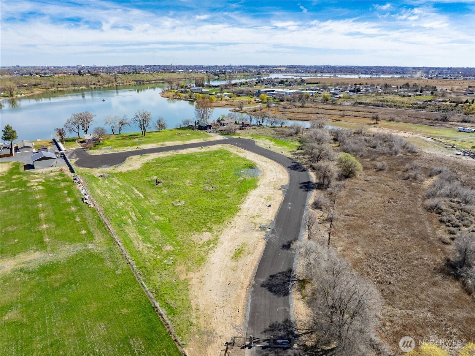 Moses Lake, WA 98837,4 Valley Road NE #4