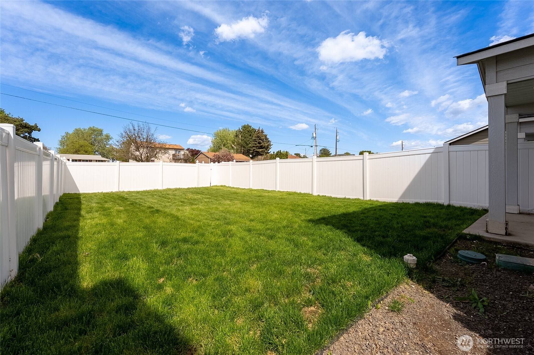Warden, WA 98857,324 326 W 6th ST