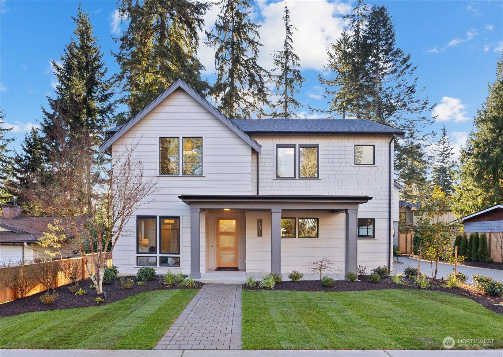 Kirkland, WA 98033,13017 NE 113th ST