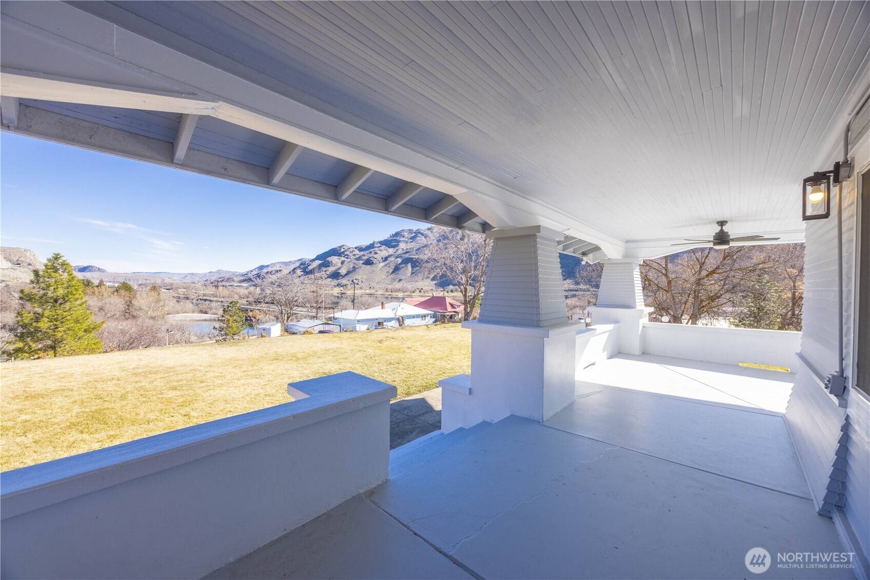 Chelan Falls, WA 98817,242 3rd ST