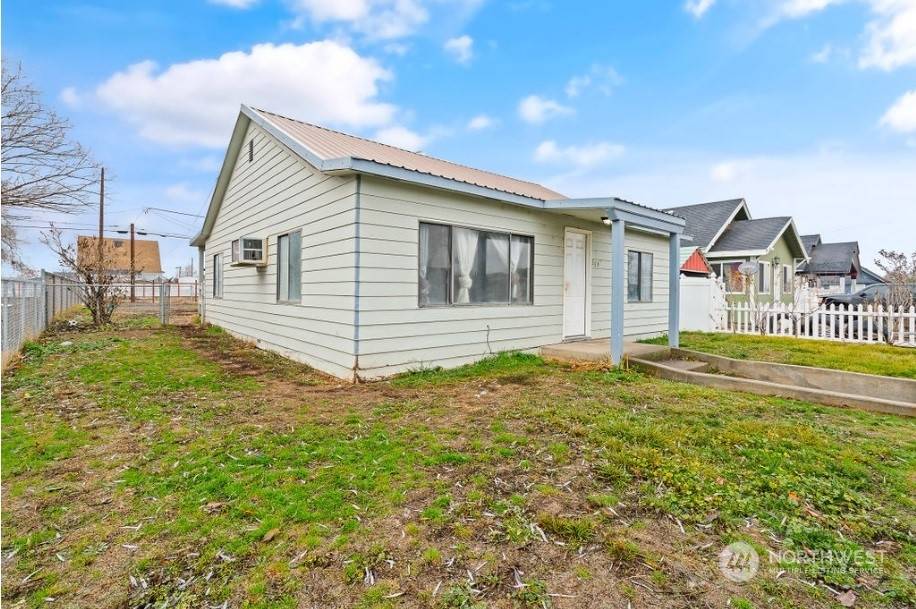 Mabton, WA 98935,319 4th AVE