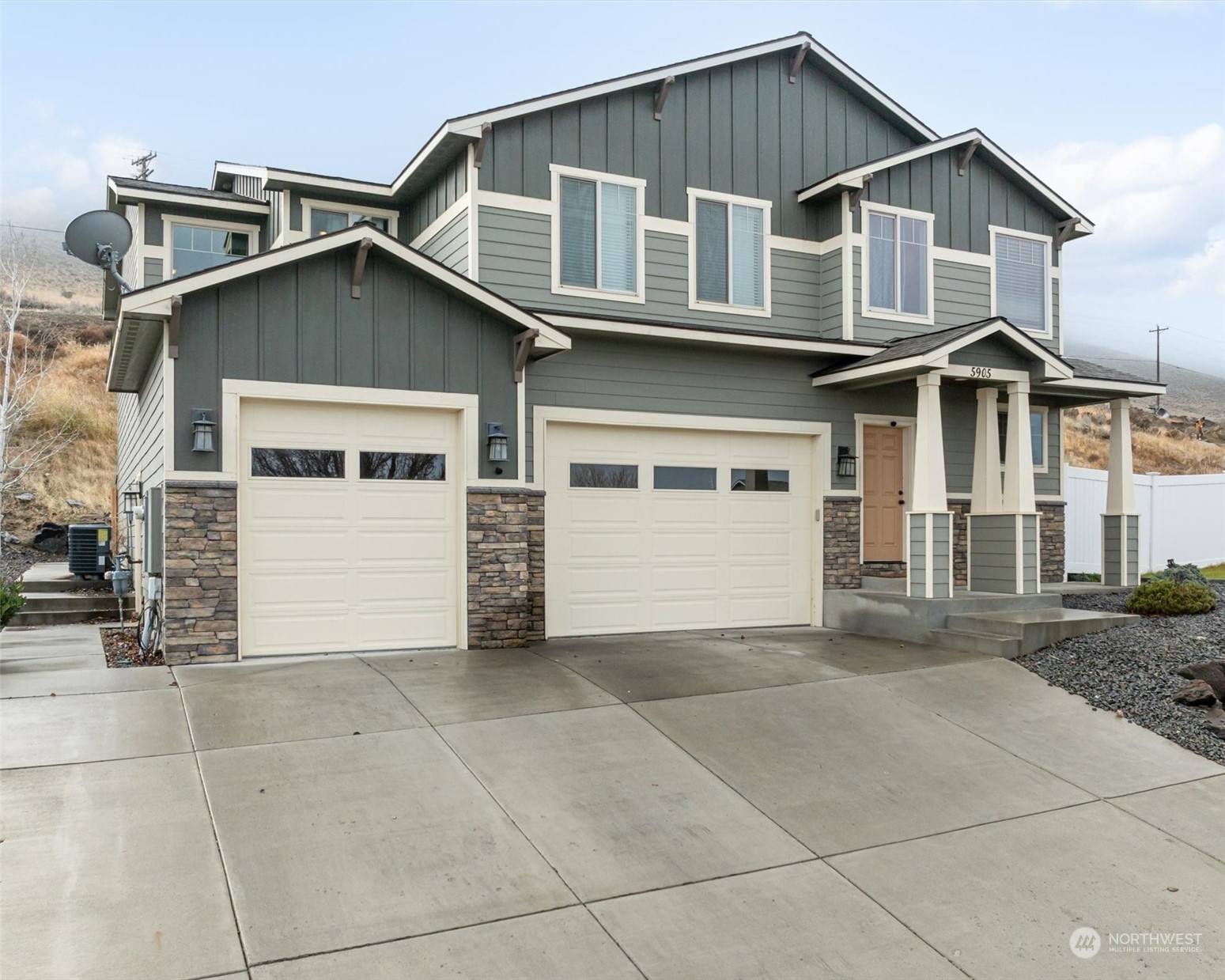 West Richland, WA 99353,5905 Velonia DR