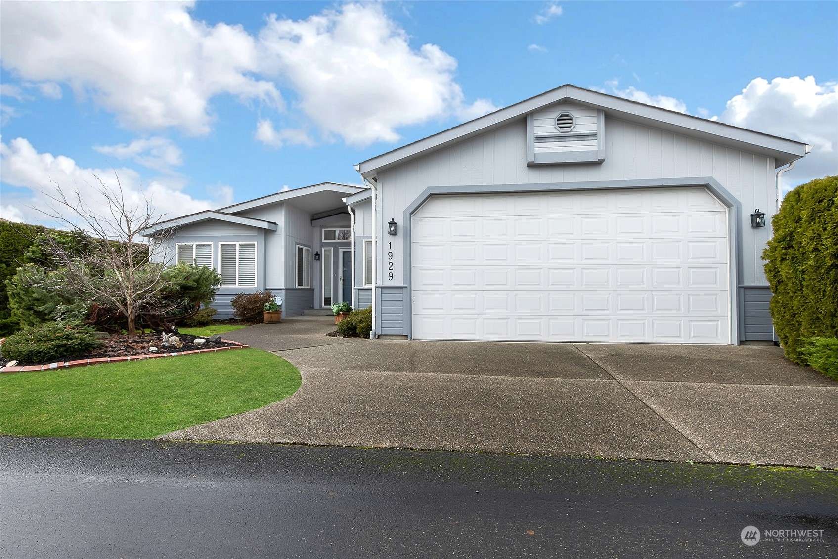 Lacey, WA 98503,1929 Daylily LN SE