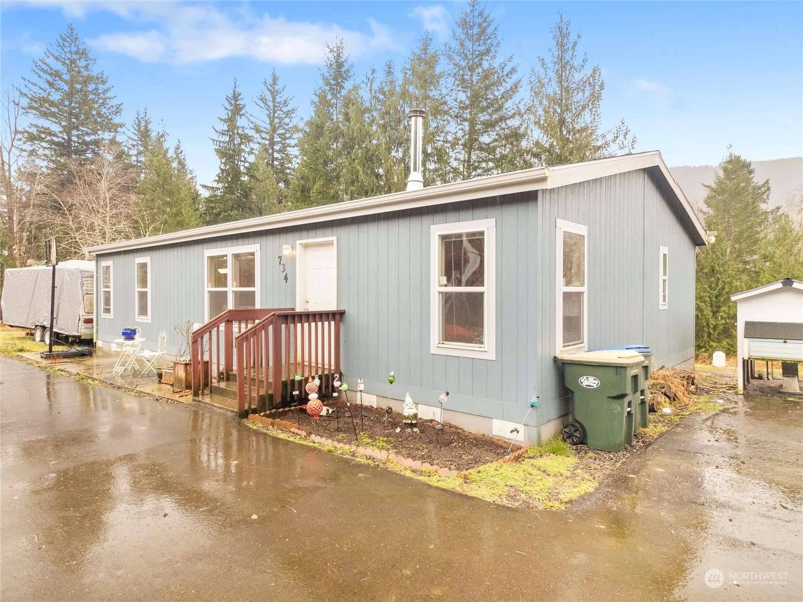 Morton, WA 98356,734 Davis Lake RD