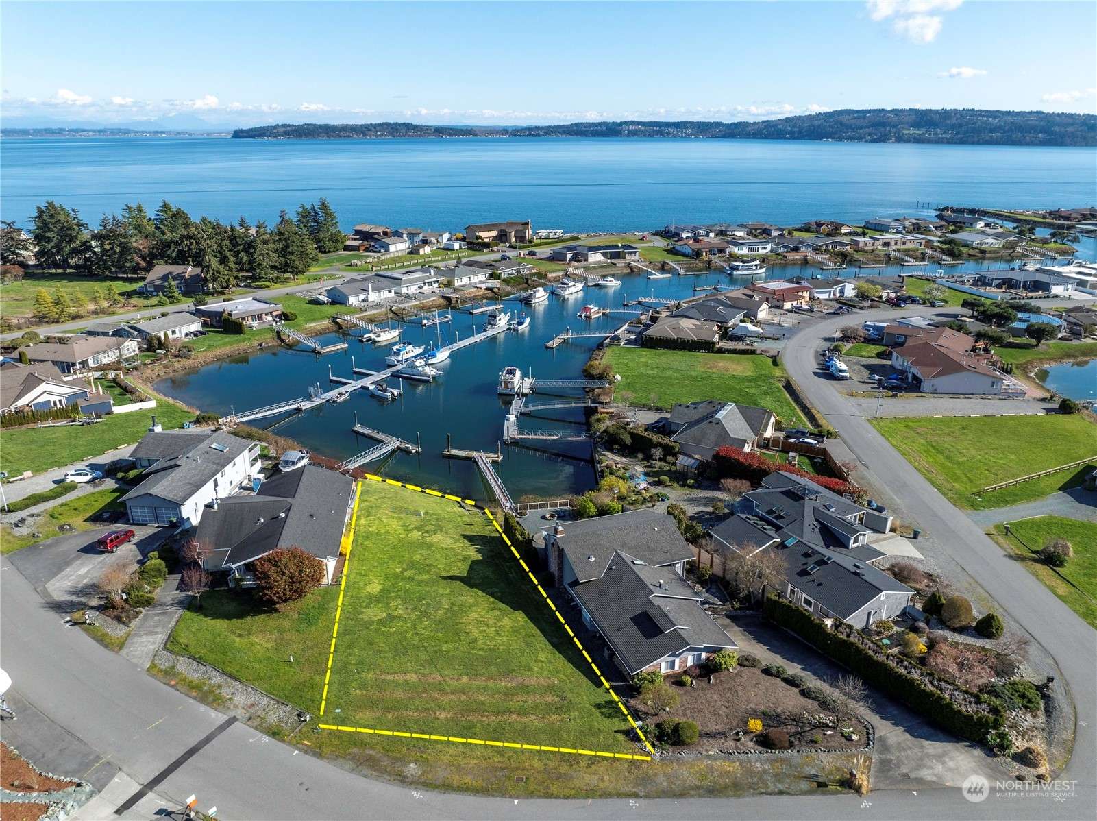 Oak Harbor, WA 98277,2271 Mariner Beach DR