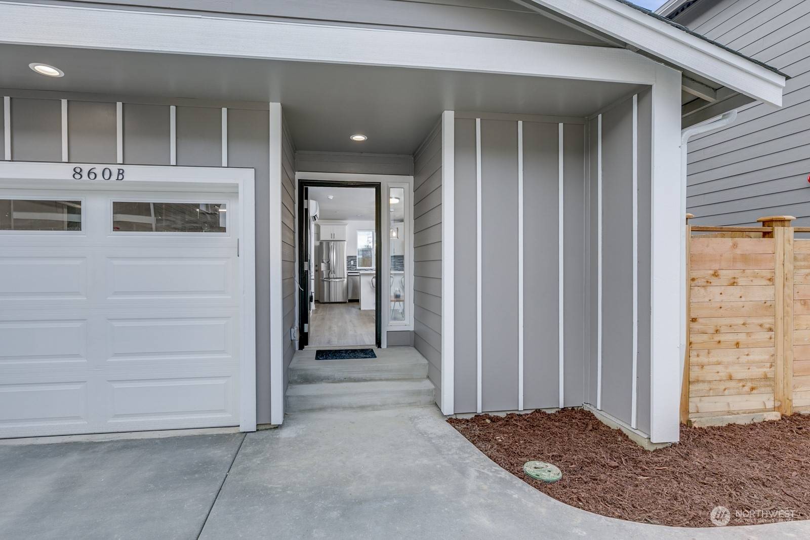 Burien, WA 98166,860 B SW 136th ST