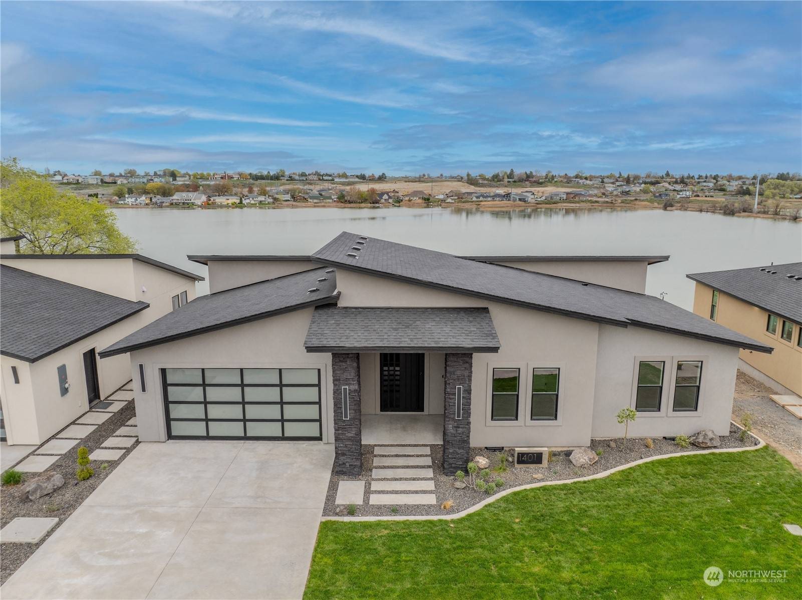 Moses Lake, WA 98837,1401 W Lakeside DR