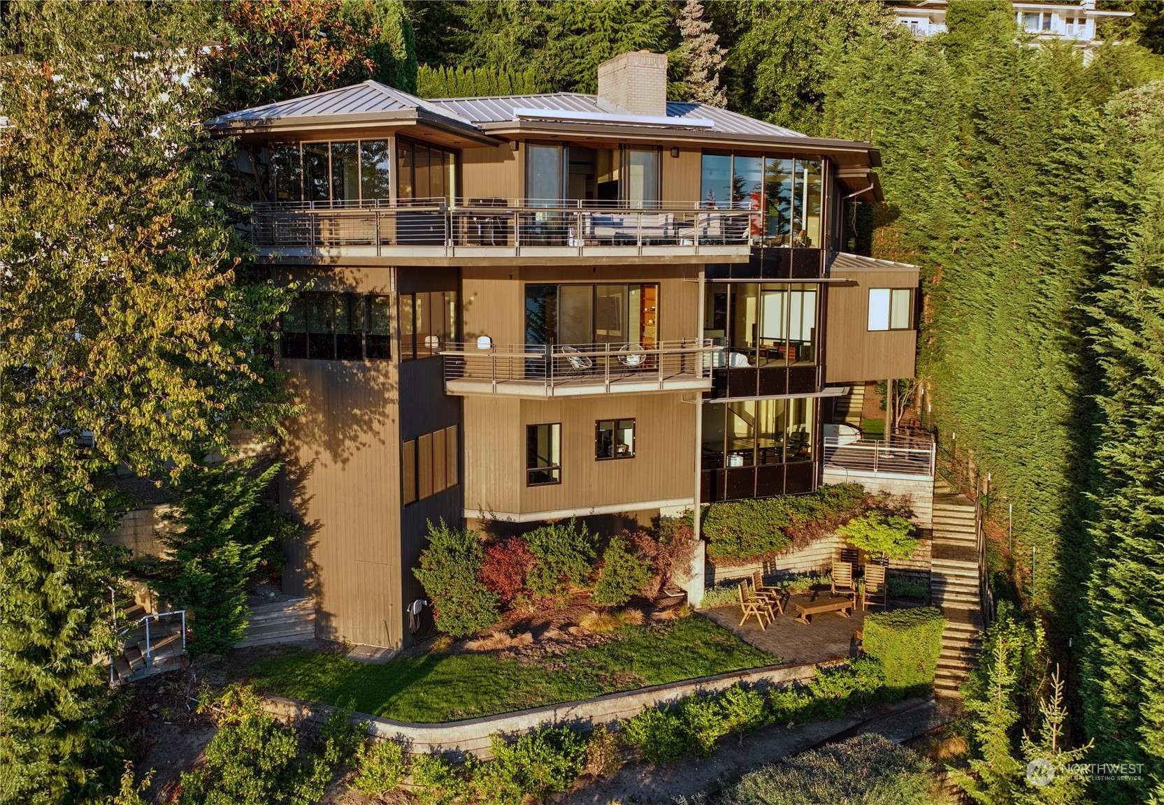 Mercer Island, WA 98040,7703 W Mercer WAY