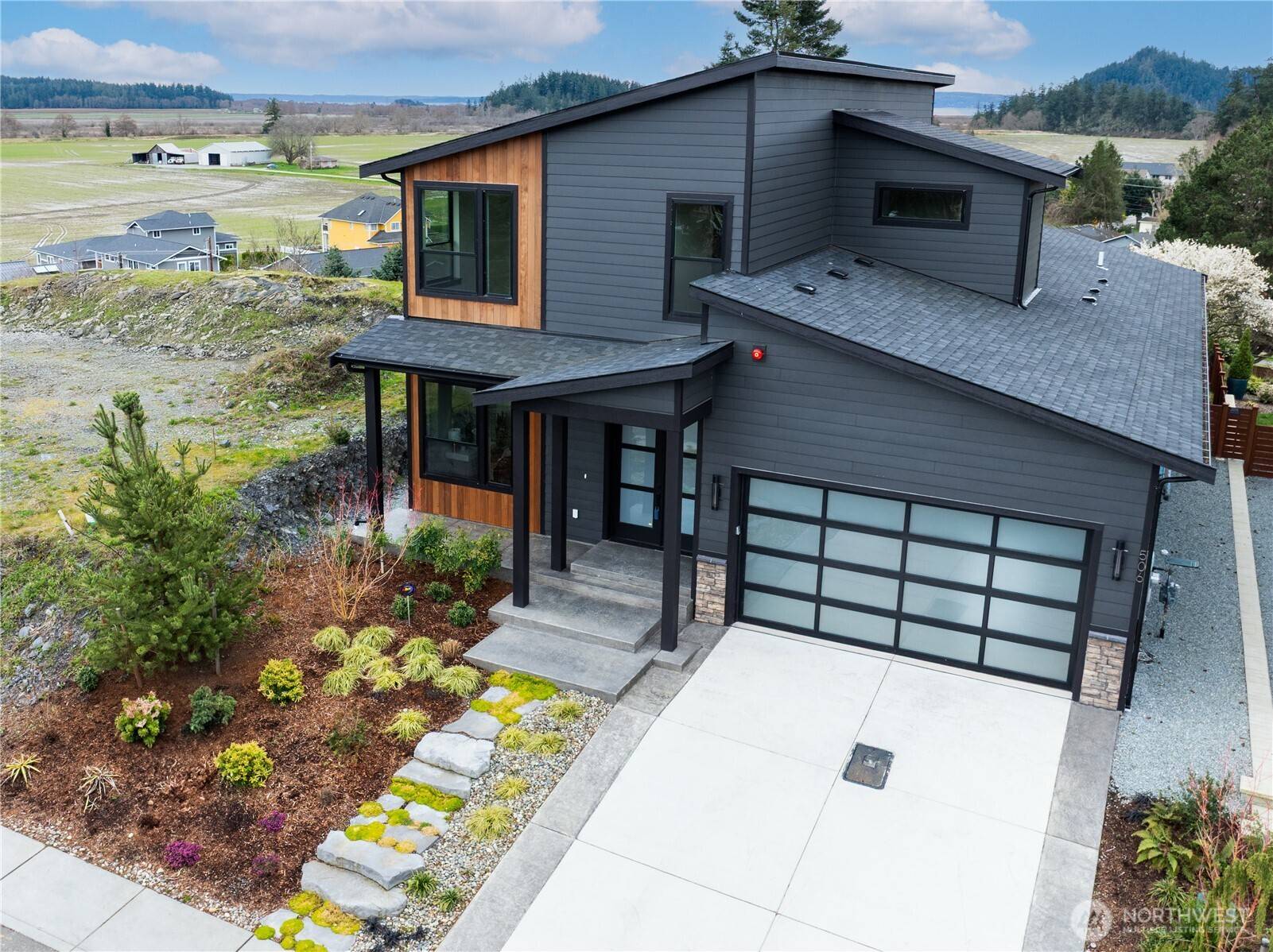 La Conner, WA 98257,506 High ST