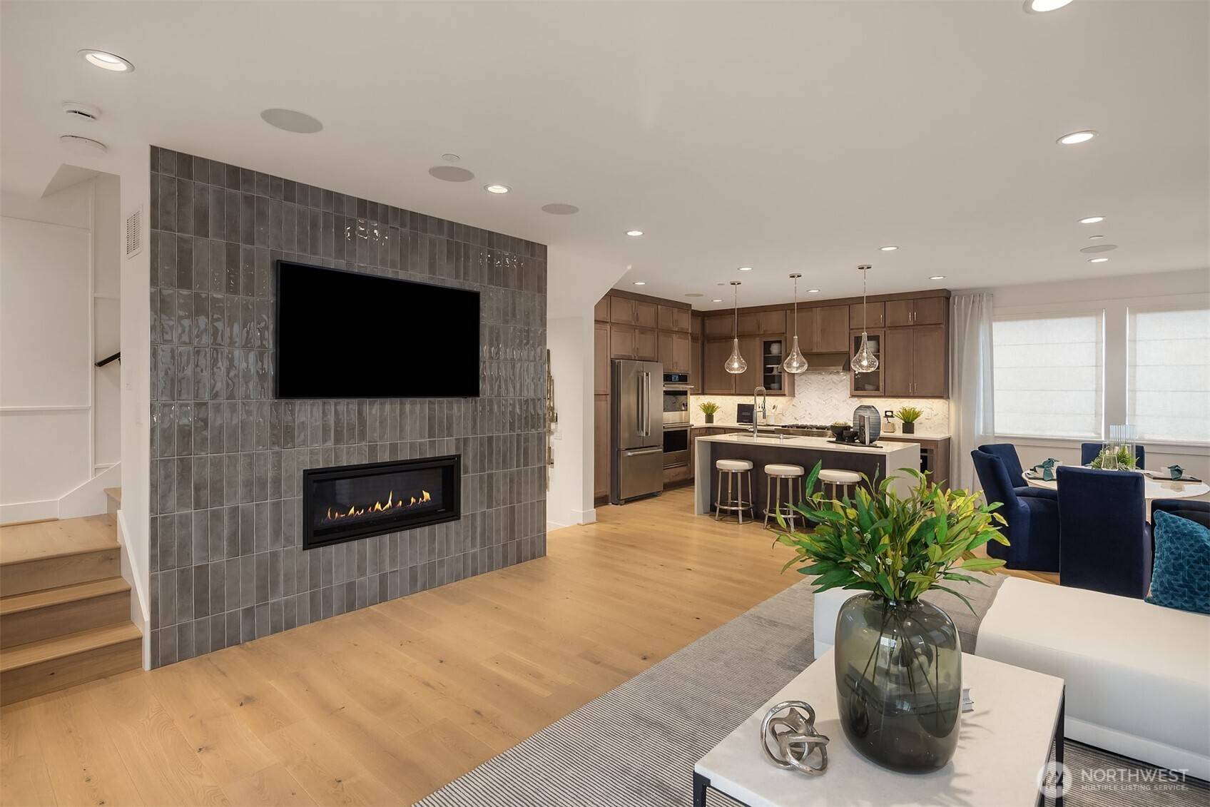 Kirkland, WA 98033,10816 (HS 66) 120TH LN NE #E