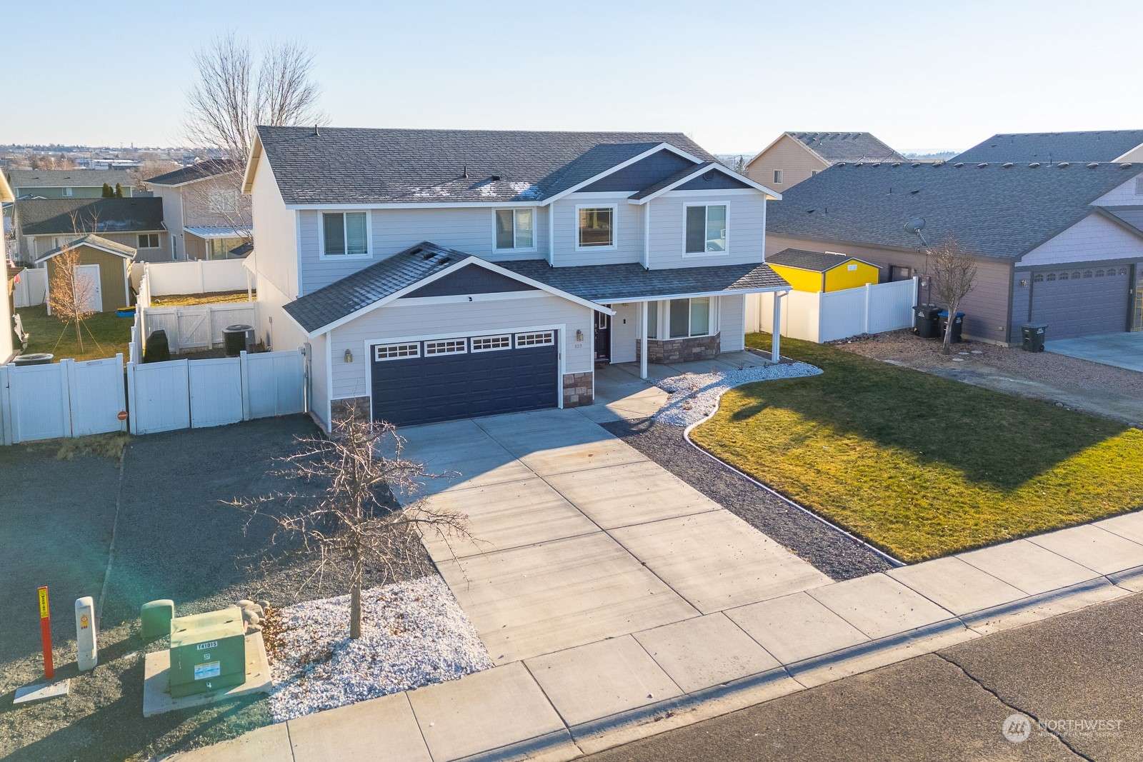 Moses Lake, WA 98837,833 W Polo Ridge DR