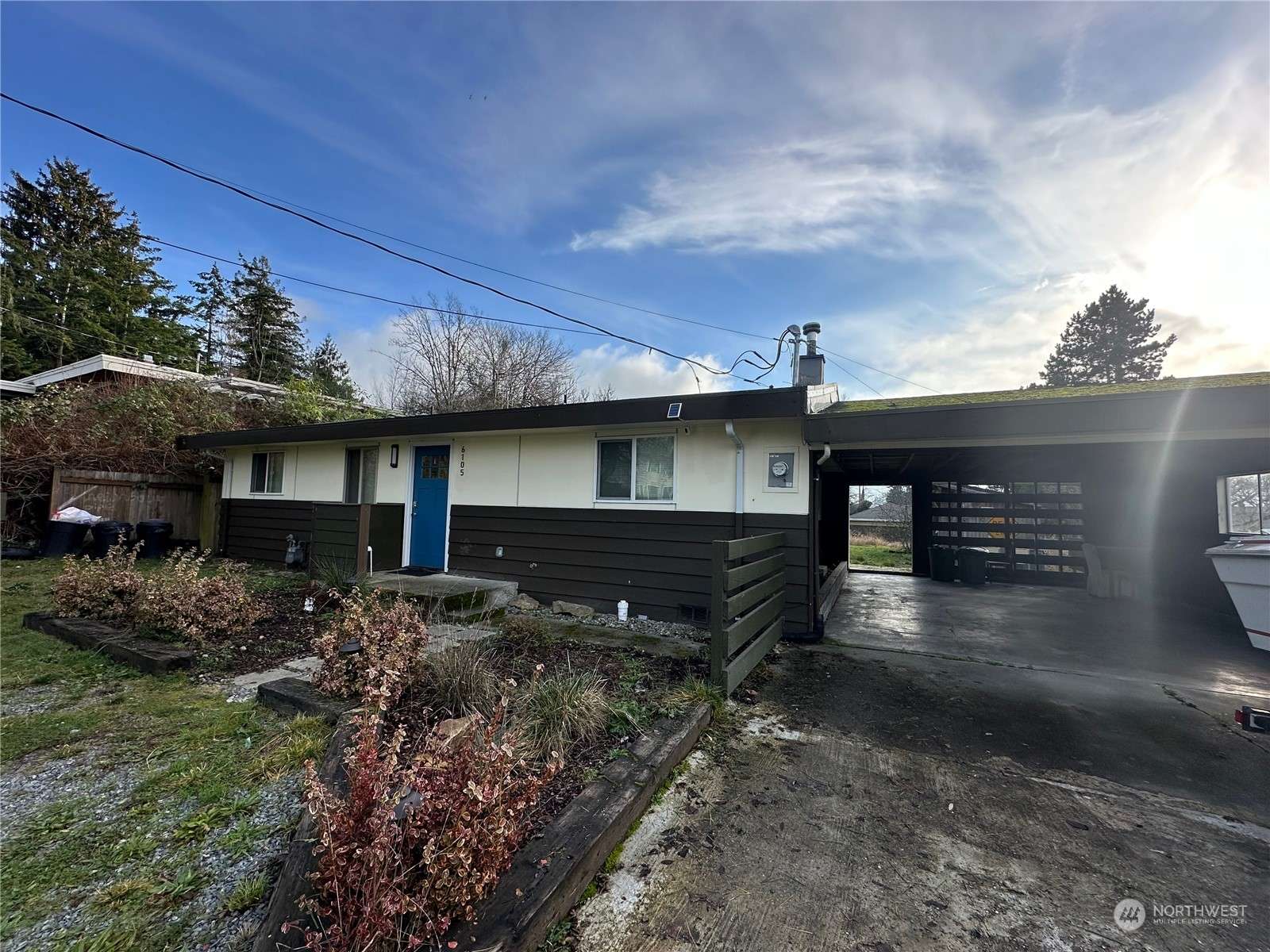 Seattle, WA 98178,6105 S 124th St