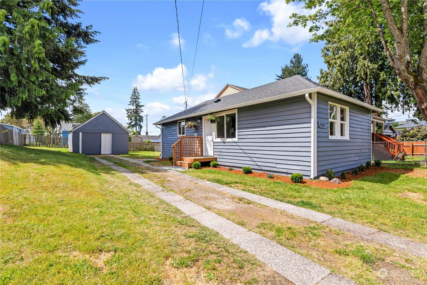 Burien, WA 98146,833 SW 135th ST