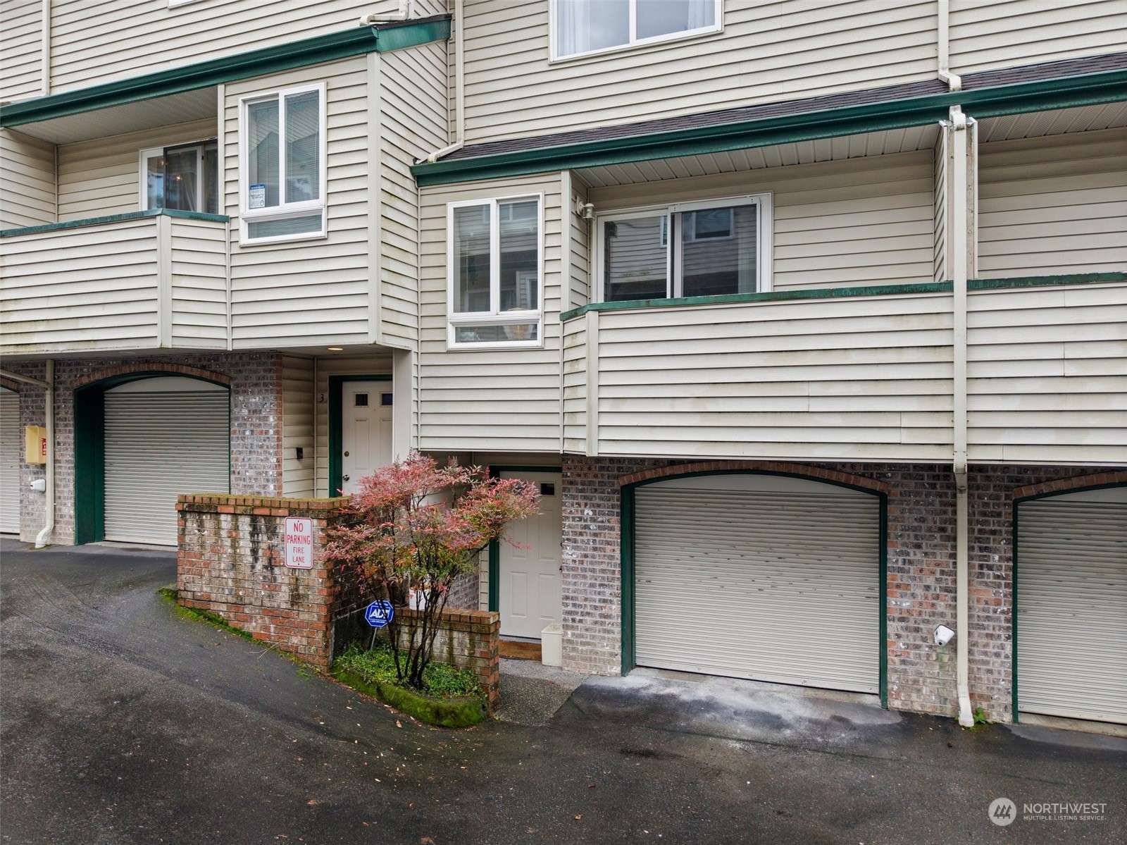 Shoreline, WA 98133,19523 Aurora AVE N #4