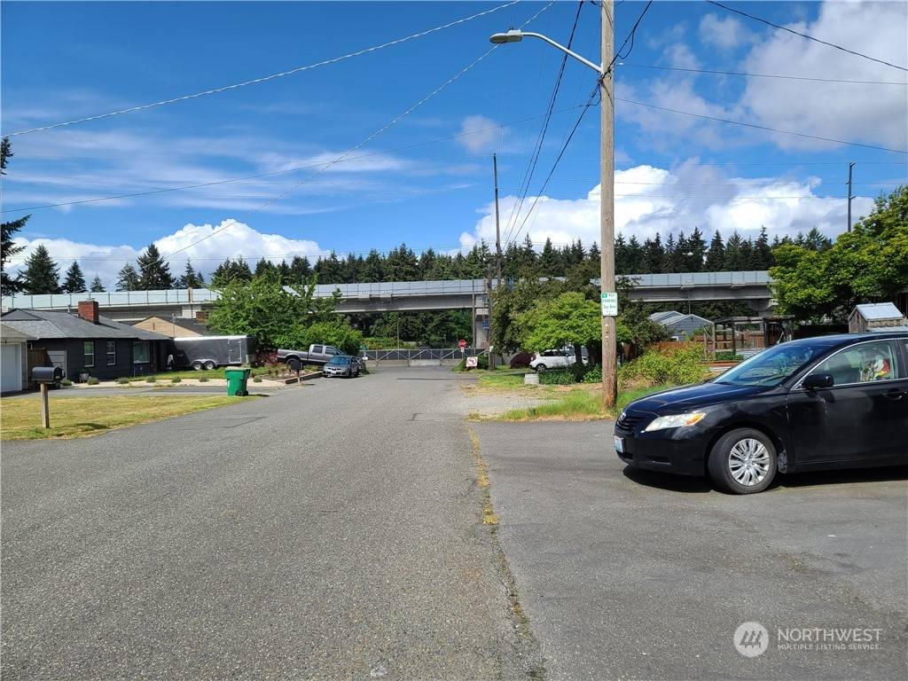 Seattle, WA 98125,522 NE 127th ST
