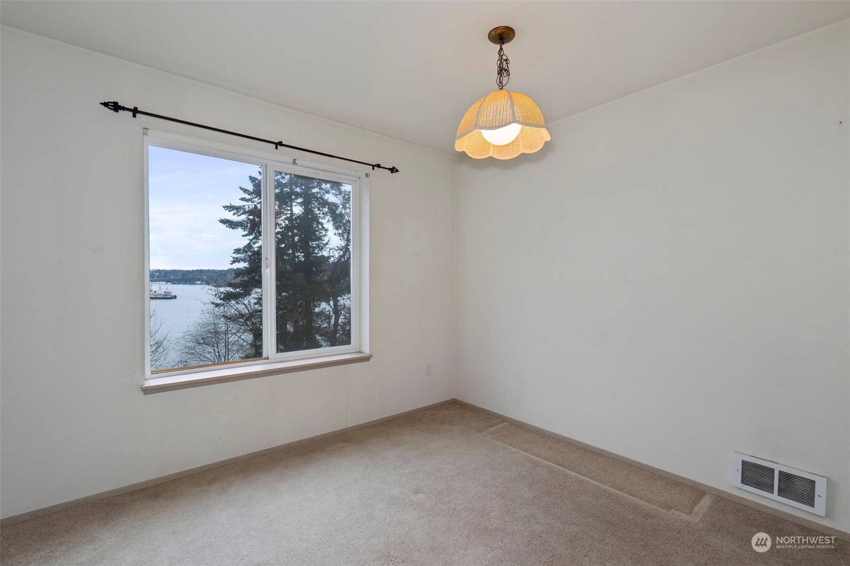 Bremerton, WA 98312,2251 Highview LN NW #C101