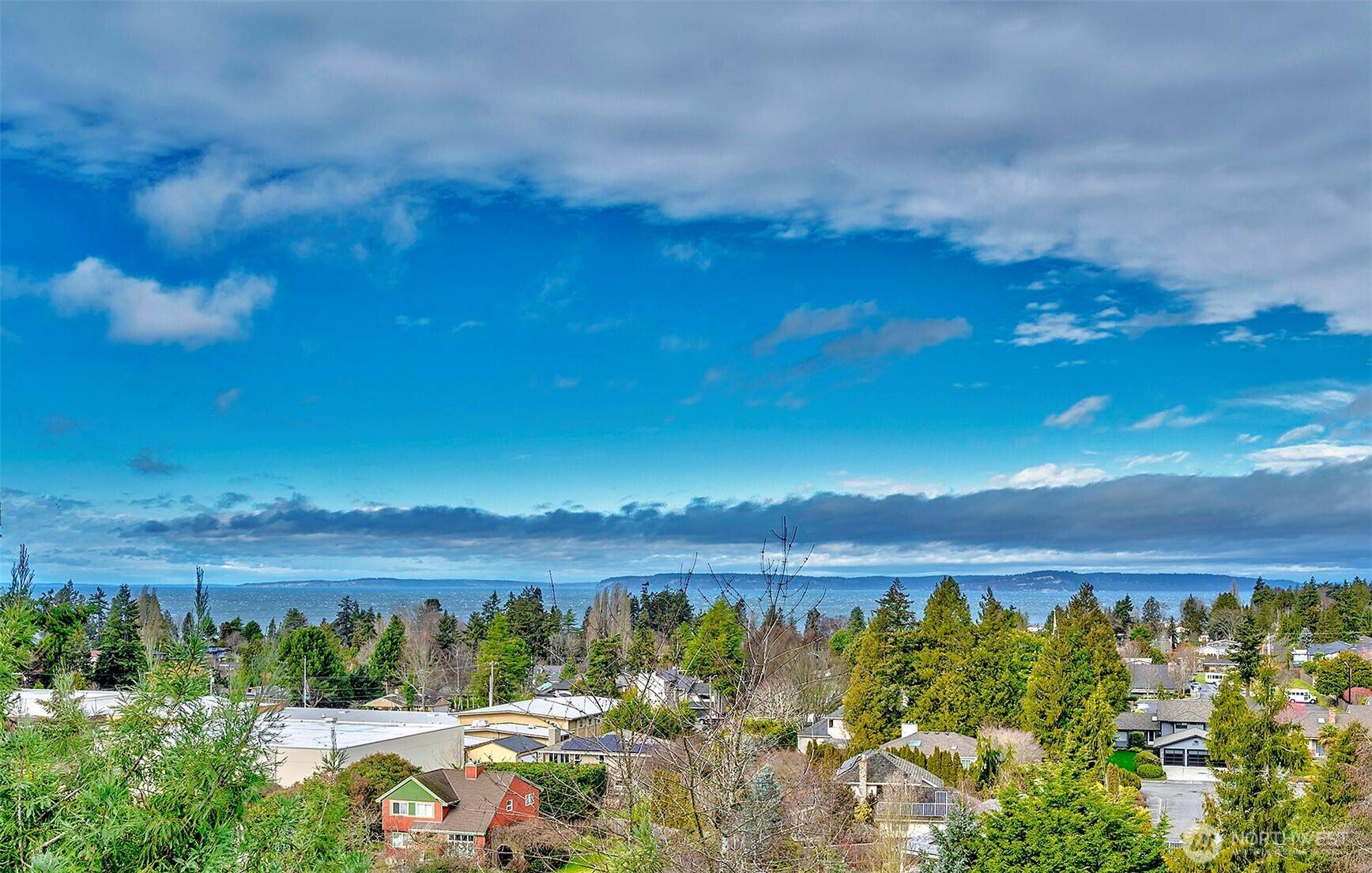 Edmonds, WA 98020,831 Daley ST