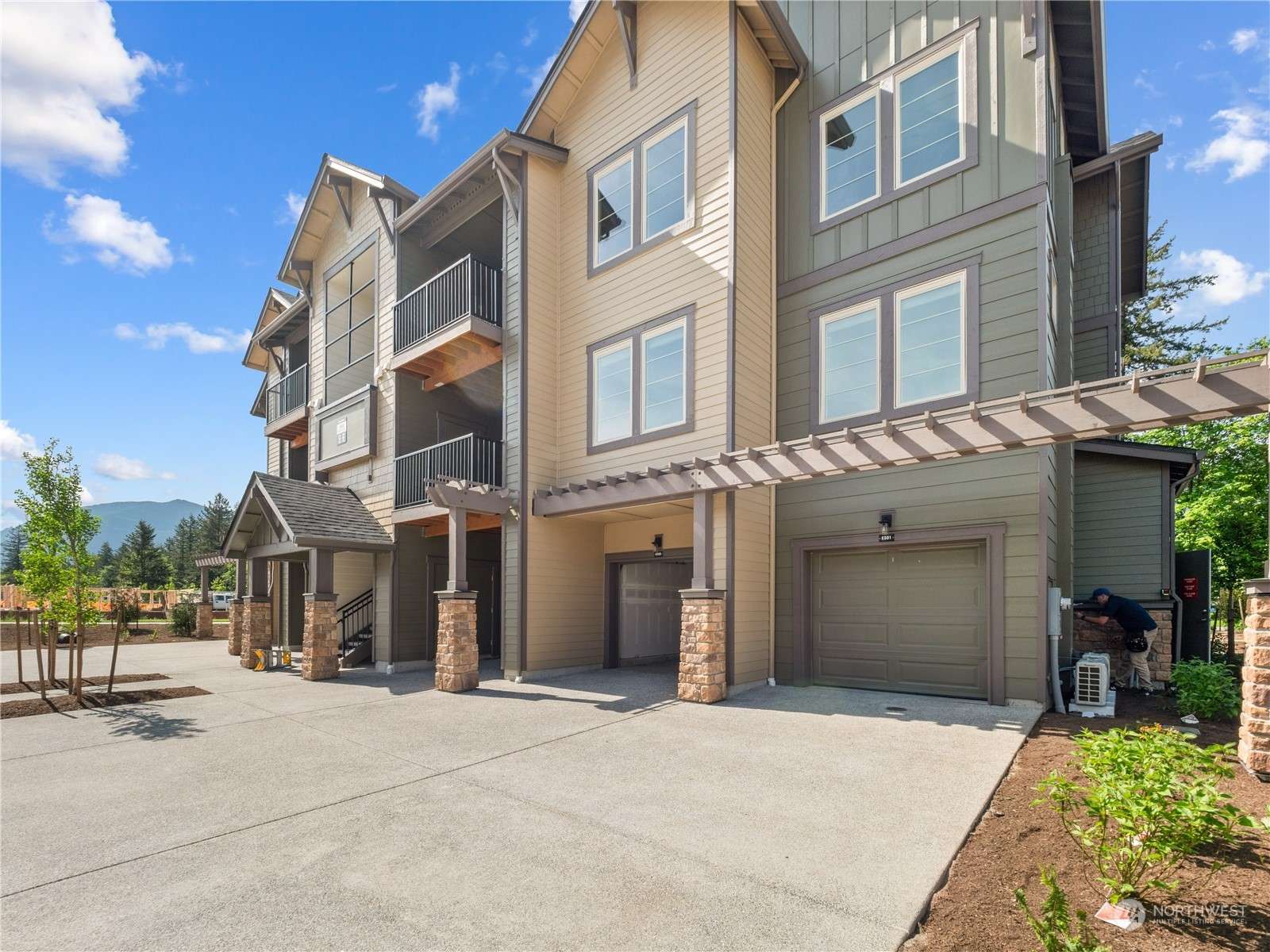 North Bend, WA 98045,1230 Confluence WAY SE #303