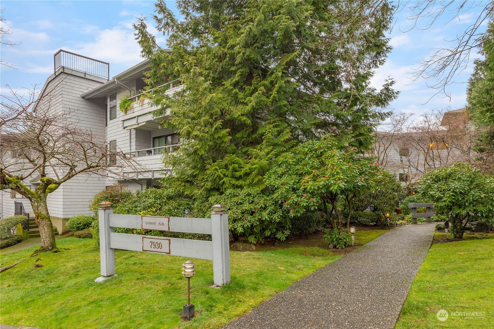 Mercer Island, WA 98040,7930 SE 34th ST #510