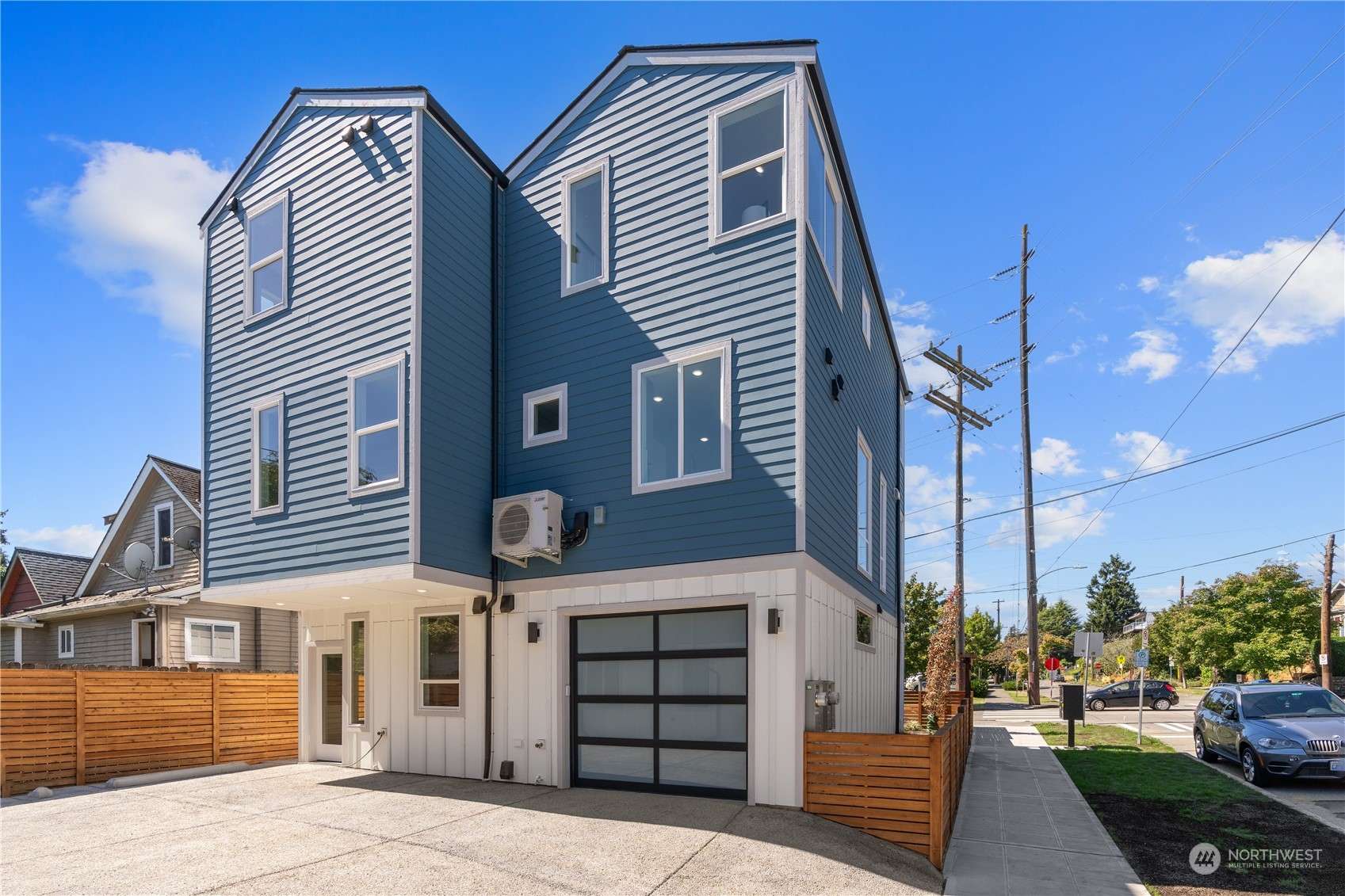 Seattle, WA 98105,4070 5th AVE NE #B