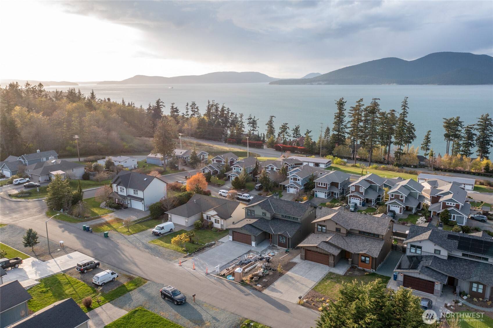 Anacortes, WA 98221,3910 W 3rd ST