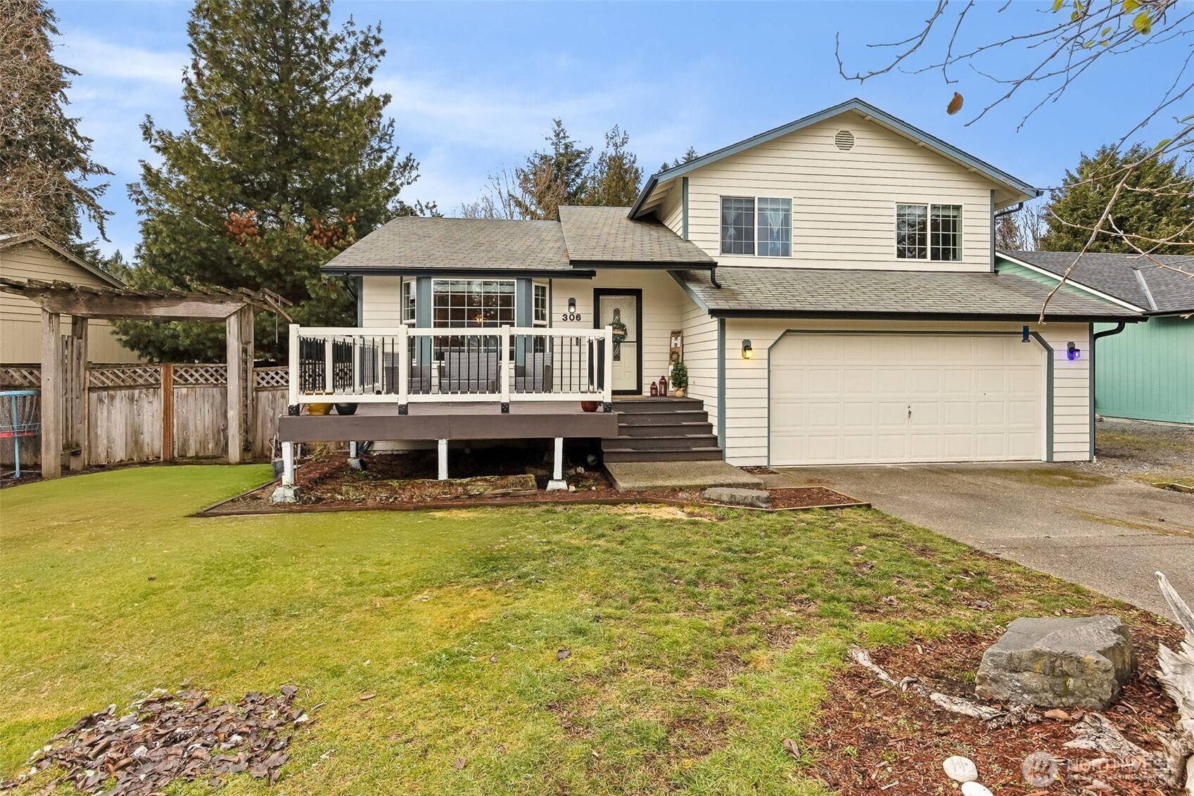 Eatonville, WA 98328,306 Maple DR N