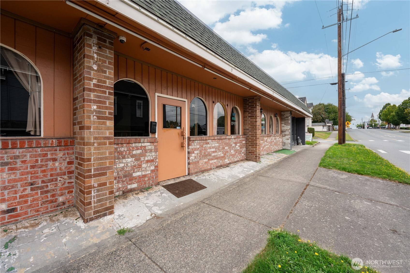 Snohomish, WA 98290,1208 2nd St
