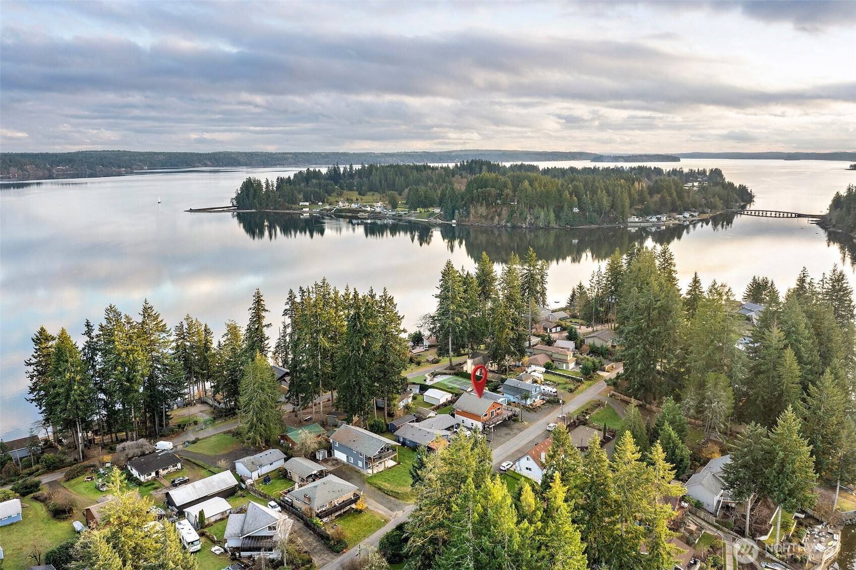 Allyn, WA 98524,361 E Treasure Island DR